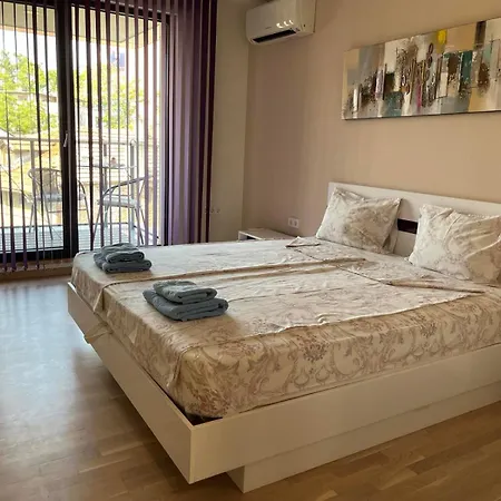 в сърцето на アパート *